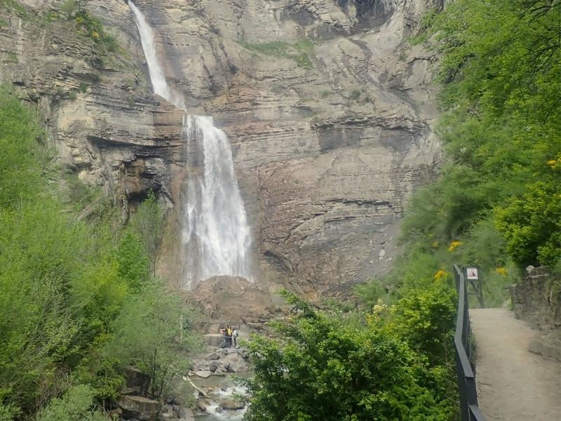 Paseo de aproximación a la vía ferrata de la cascada Sorrosal