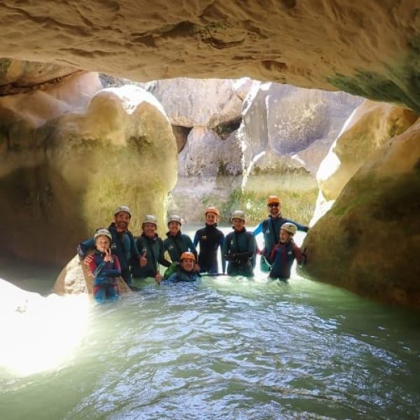 grupo en el interior barranco rio vero